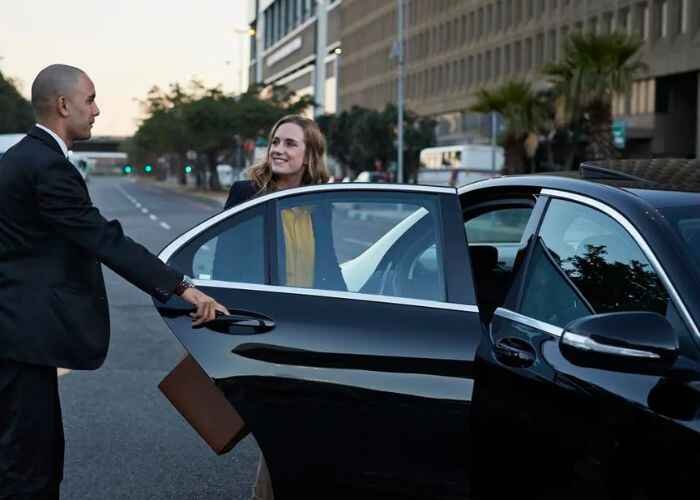 Chauffeur von Flughafen München nach Mandarin Oriental